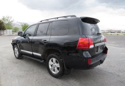 2015 Toyota Land Cruiser - Image 8