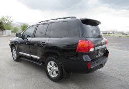 2015 Toyota Land Cruiser - Image 6