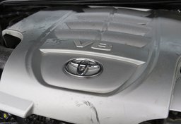 2015 Toyota Land Cruiser - Image 53