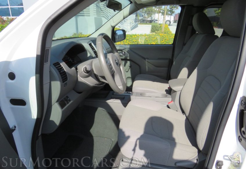 2019 Nissan Frontier - Image 28