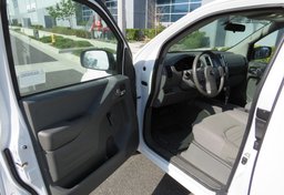 2019 Nissan Frontier - Image 22