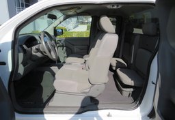 2019 Nissan Frontier - Image 24