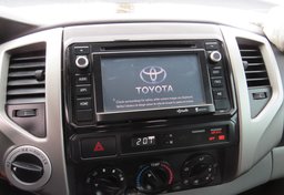 2014 Toyota Tacoma - Image 29