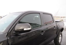 2014 Toyota Tacoma - Image 12