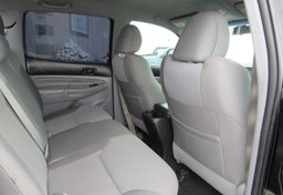 2014 Toyota Tacoma - Image 23