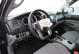 2014 Toyota Tacoma - Image 19