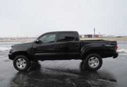 2014 Toyota Tacoma - Image 10