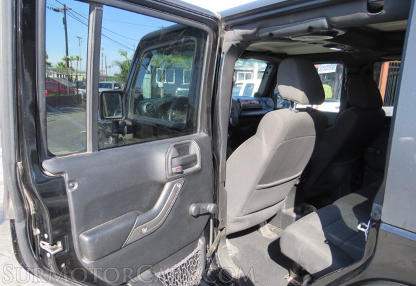 2012 Jeep Wrangler Unlimited - Image 20