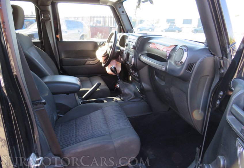 2012 Jeep Wrangler Unlimited - Image 27