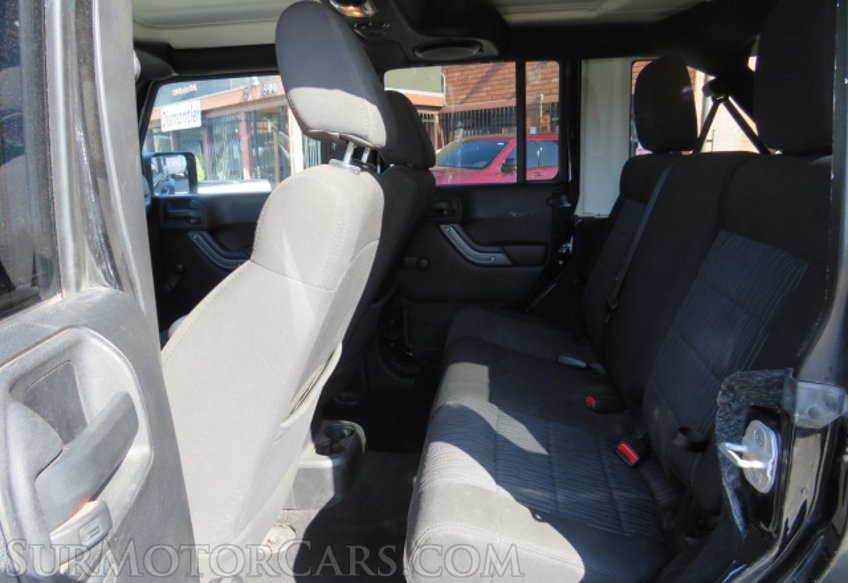 2012 Jeep Wrangler Unlimited - Image 28