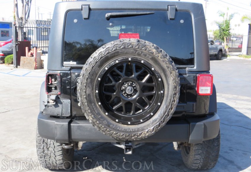 2012 Jeep Wrangler Unlimited - Image 11