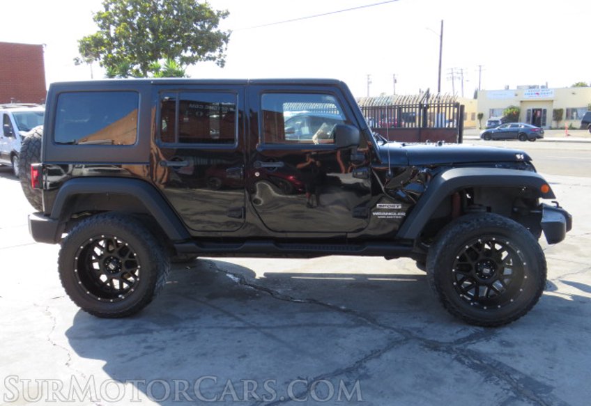 2012 Jeep Wrangler Unlimited - Image 5