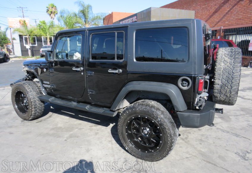2012 Jeep Wrangler Unlimited - Image 10
