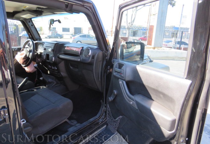 2012 Jeep Wrangler Unlimited - Image 22