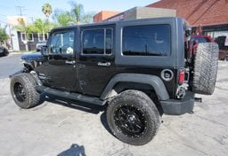 2012 Jeep Wrangler Unlimited - Image 10