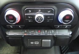 2020 GMC Sierra 1500 - Image 40