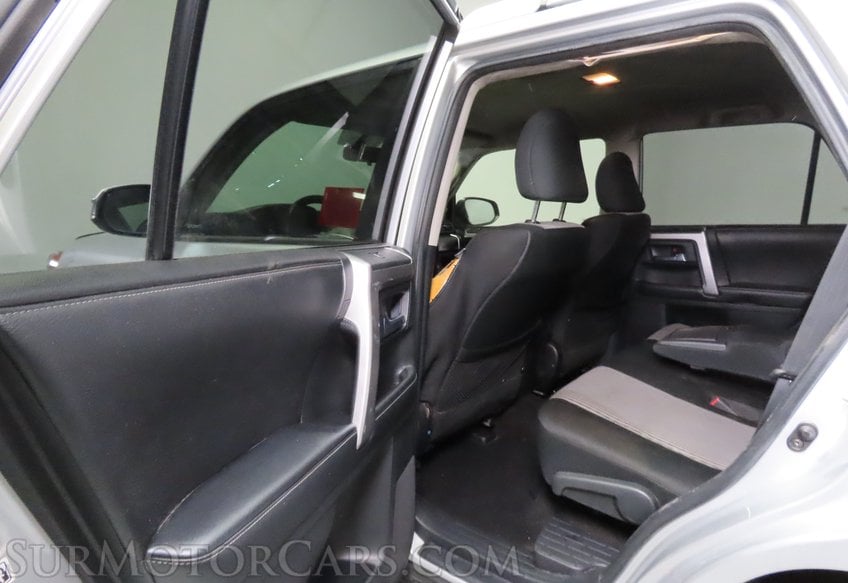 2016 Toyota 4Runner SR5 - Image 31