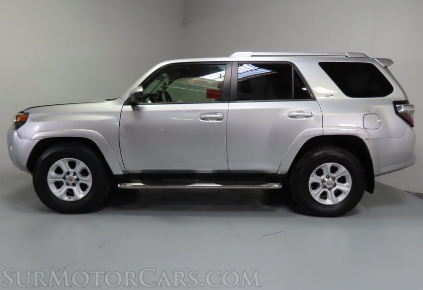 2016 Toyota 4Runner SR5 - Image 10
