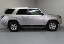 2016 Toyota 4Runner SR5 - Image 9