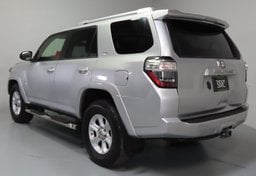 2016 Toyota 4Runner SR5 - Image 8