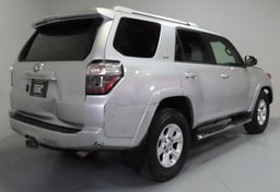 2016 Toyota 4Runner SR5 - Image 7