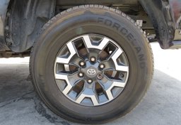 2018 Toyota Tacoma - Image 16