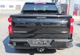 2019 Chevrolet Silverado 1500 - Image 11