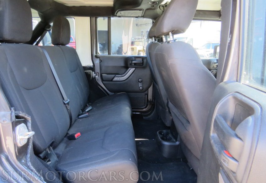 2017 Jeep Wrangler Unlimited - Image 30