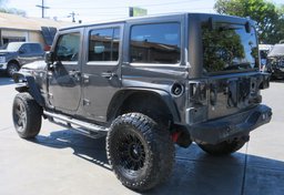 2017 Jeep Wrangler Unlimited - Image 8