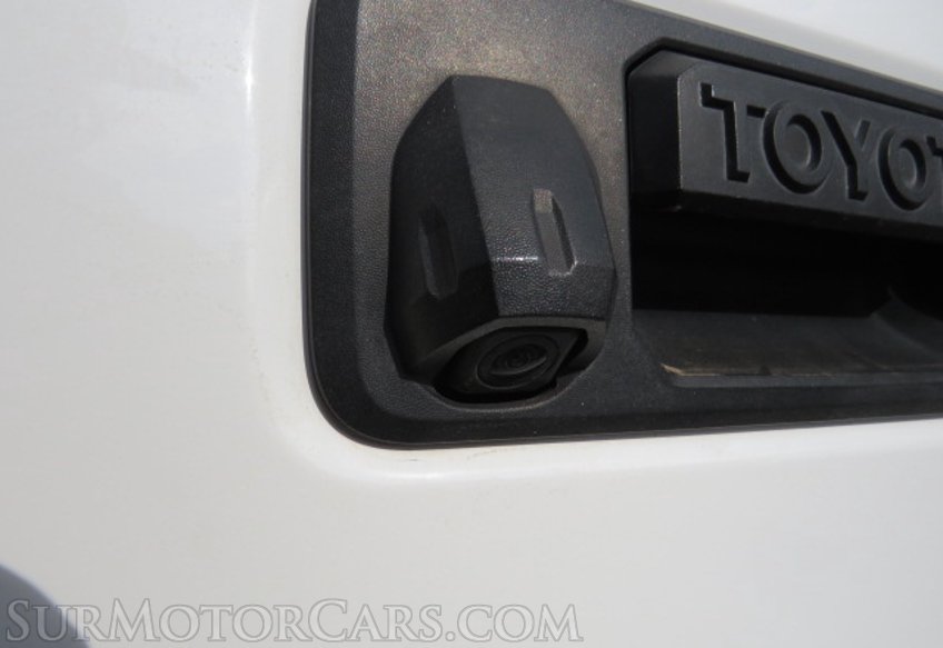 2018 Toyota Tacoma - Image 18