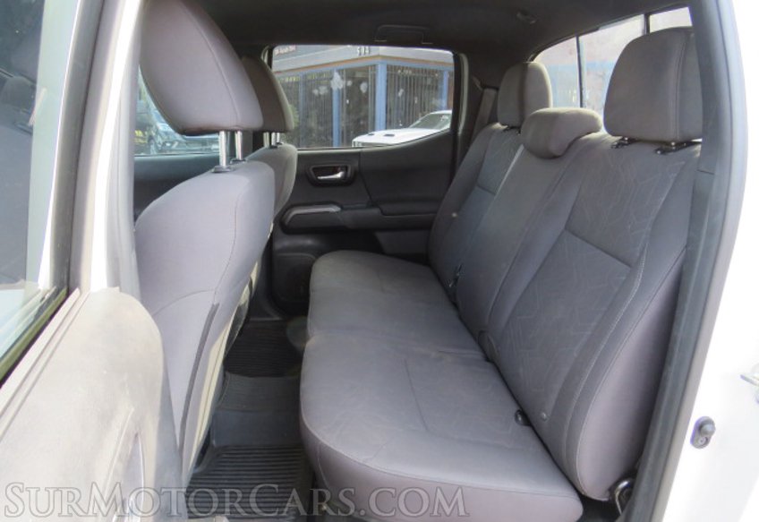 2018 Toyota Tacoma - Image 29