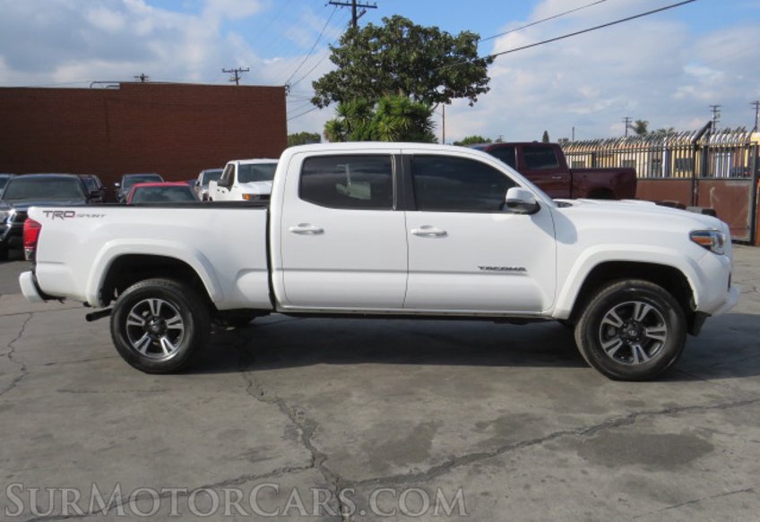 2018 Toyota Tacoma - Image 10