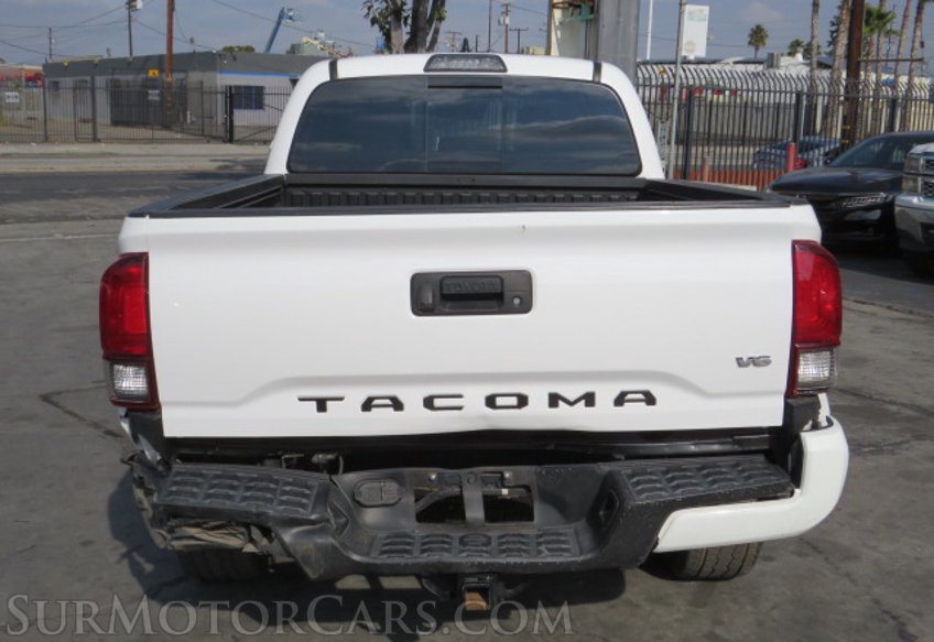 2018 Toyota Tacoma - Image 9