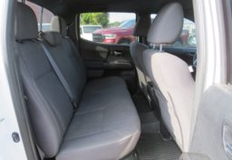 2018 Toyota Tacoma - Image 30