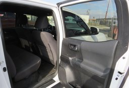 2018 Toyota Tacoma - Image 24