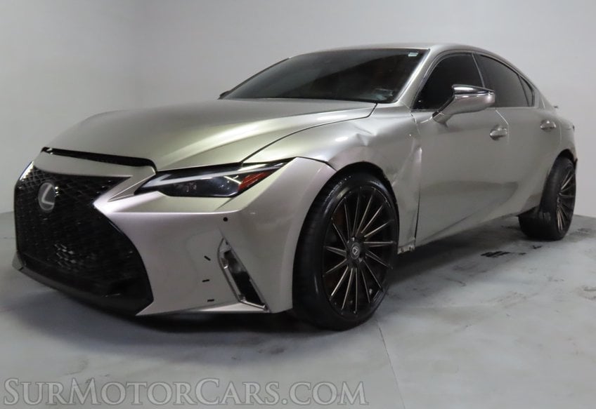 2021 Lexus IS 300 - Image 3
