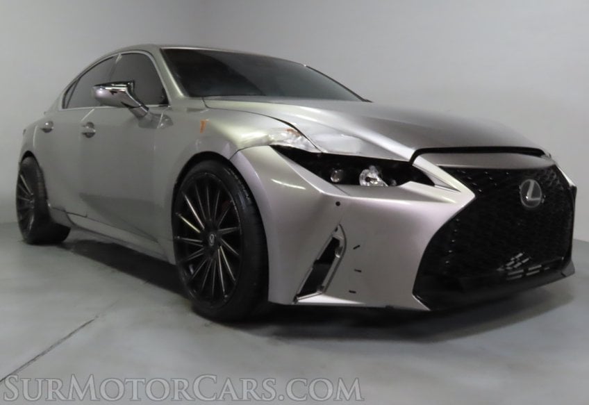 2021 Lexus IS 300 - Image 4