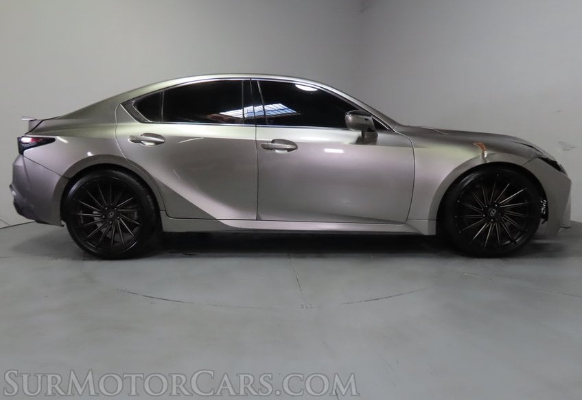 2021 Lexus IS 300 - Image 10