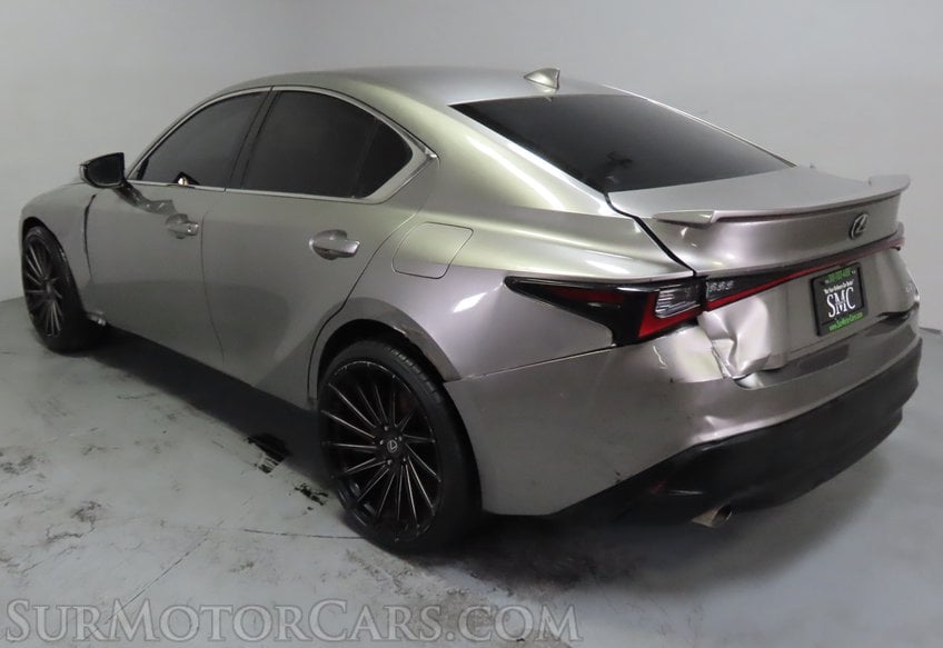 2021 Lexus IS 300 - Image 6