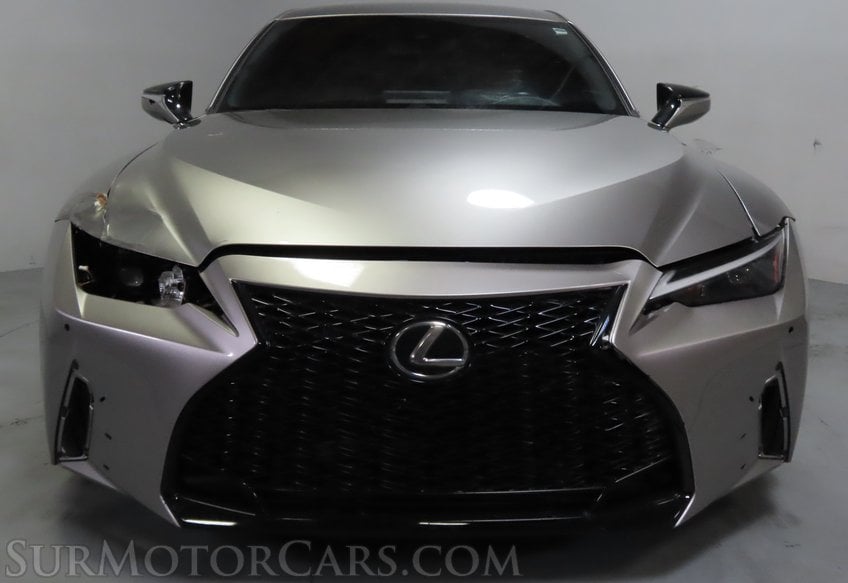 2021 Lexus IS 300 - Image 12