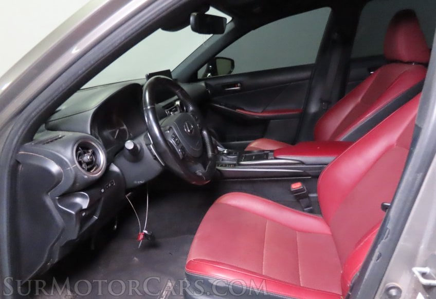 2021 Lexus IS 300 - Image 27