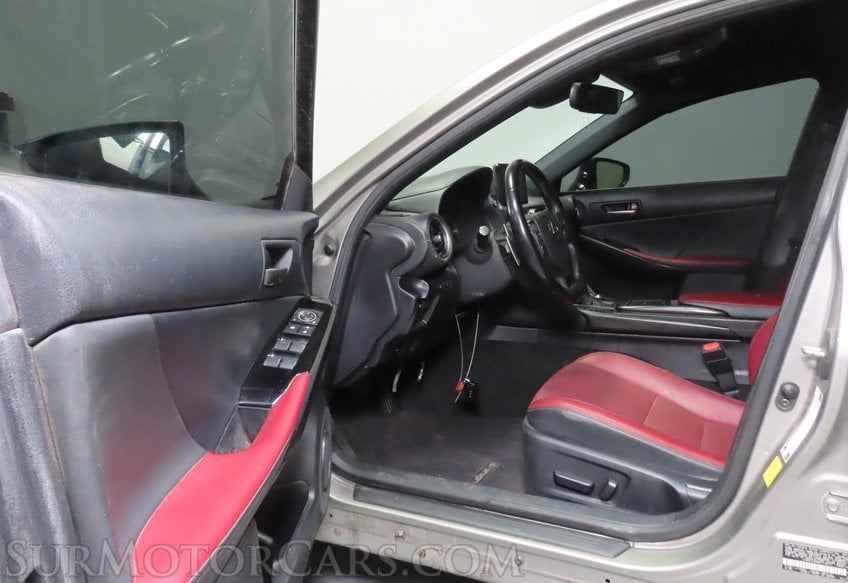 2021 Lexus IS 300 - Image 26