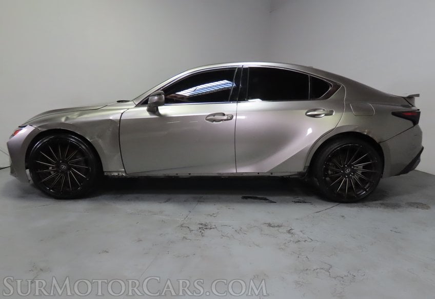 2021 Lexus IS 300 - Image 11