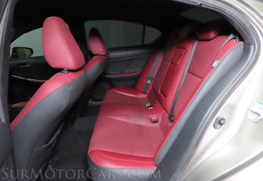 2021 Lexus IS 300 - Image 28