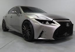 2021 Lexus IS 300 - Image 4
