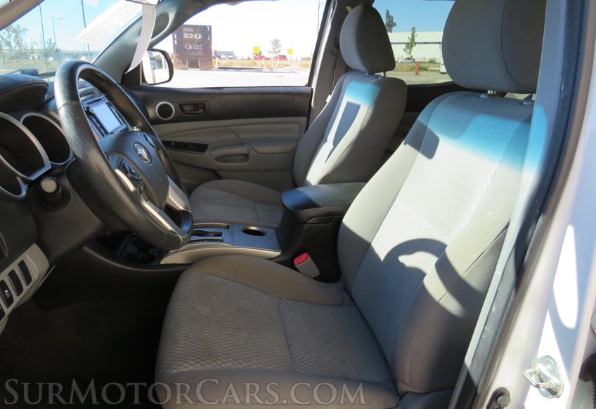 2015 Toyota Tacoma - Image 24