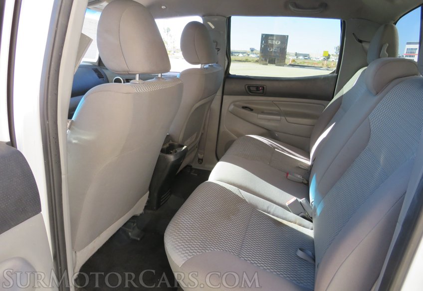 2015 Toyota Tacoma - Image 29