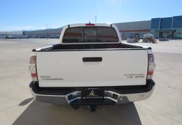 2015 Toyota Tacoma - Image 12