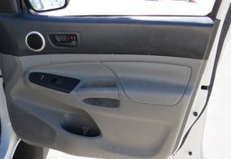 2015 Toyota Tacoma - Image 43