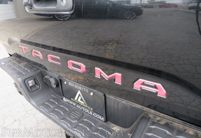 2017 Toyota Tacoma - Image 27